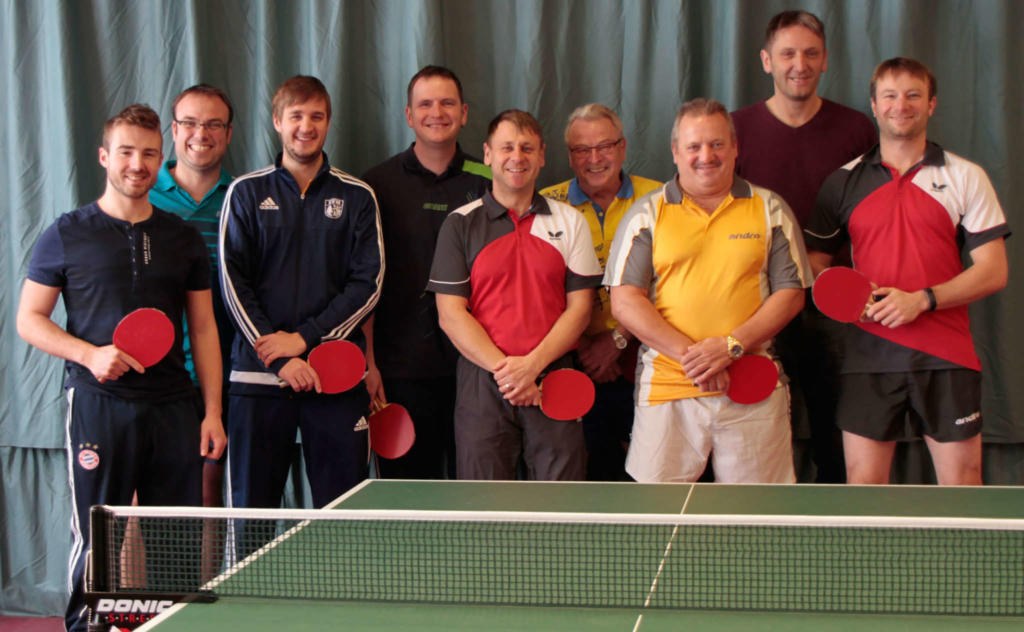 Die Teilnehmer der Tischtennisvereinsmeisterschaft beim SV Mühlhausen mit dem alten und neuen Vereinsmeister Thomas Reitmeier (r.).