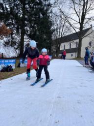 Kinderskikurs auf Matten