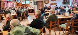 Gespannt hörten die Mitglieder den Ausführungen zu